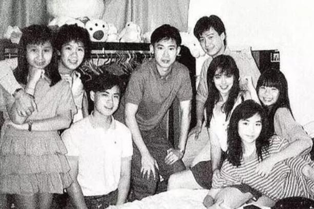 黎明为什么要跟乐基儿离婚呢(甘愿低调的黎明)(10)