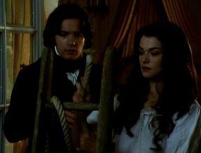 简述红与黑中于连的人物形象（于连的两段爱情）(9)