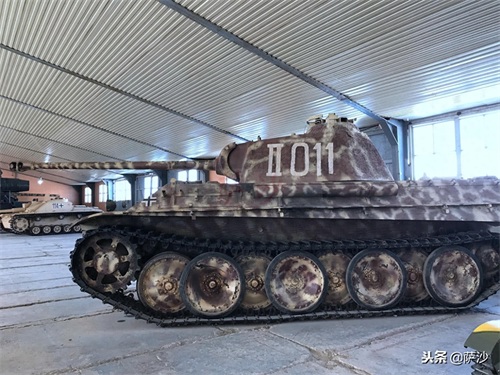二战最强大的中型坦克黑豹：防御力、攻击力和机动性的完美组合