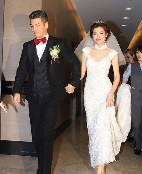 贾静雯前夫再婚至今无子，妻子林若亚不肯生，网友：这是你应得的