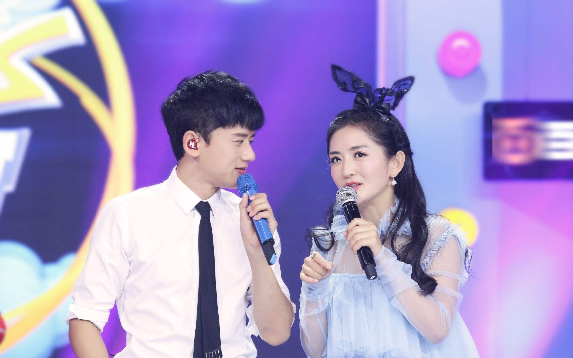 张碧晨张杰拥抱绯闻缠身遭非议？张碧晨懒理绯闻演唱会现场现身？