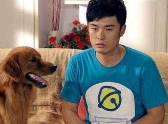 陈赫把王思聪吃热狗照印衣服上卖，价格一言难尽，王思聪亲自回应