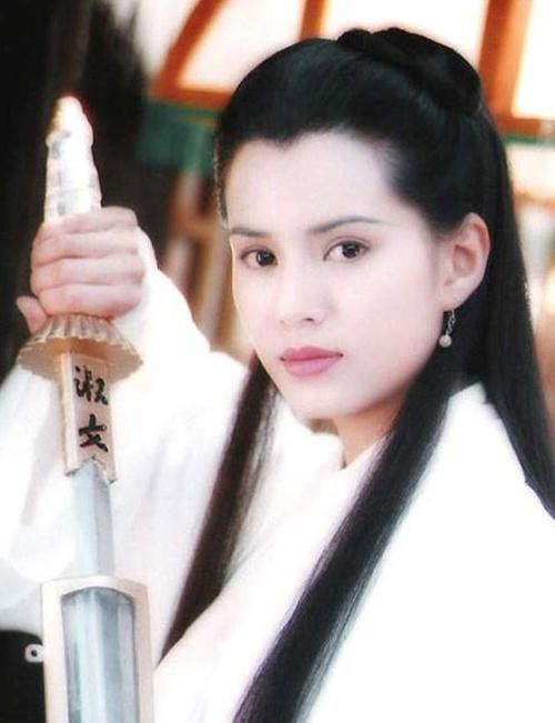 郭应泉为什么甩了小龙女（李若彤与男友相恋十年为何分手）