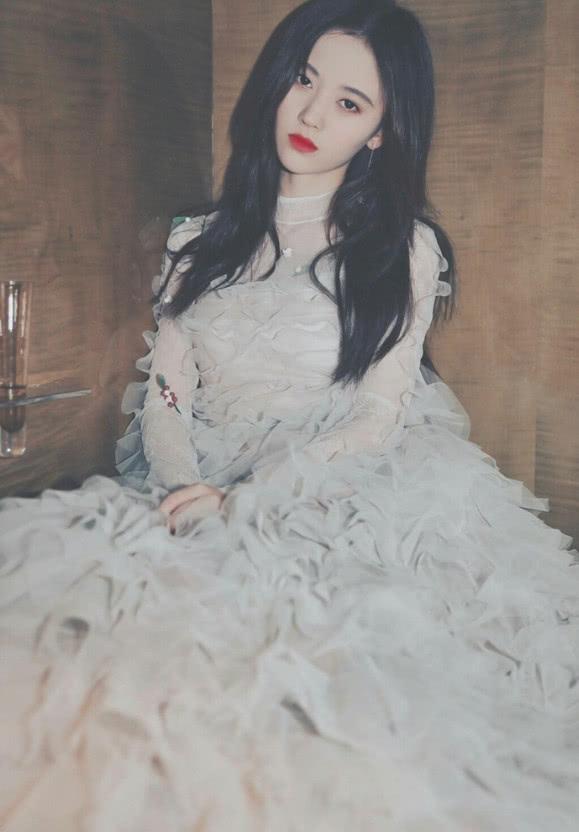 鞠婧祎自爆“找男友”标准，6字回复让人肖想，网友：容我先缓缓