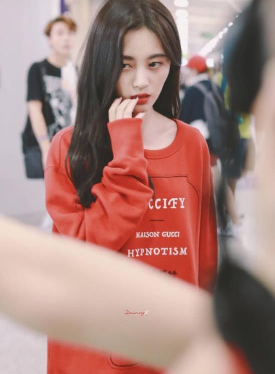 鞠婧祎自爆“找男友”标准，6字回复让人肖想，网友：容我先缓缓