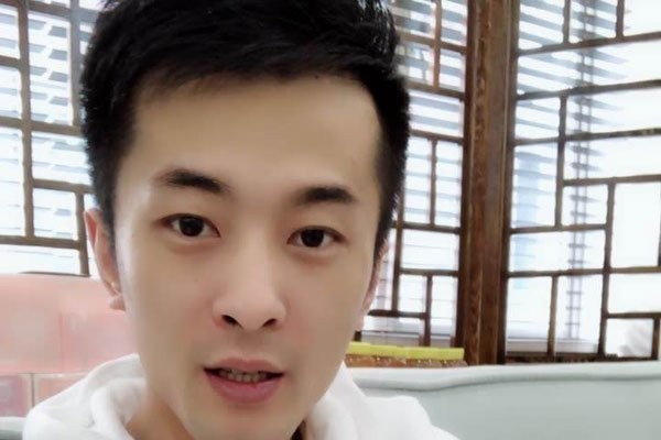 辛有志有多少个亿 怎么成名被人质疑怎么回事