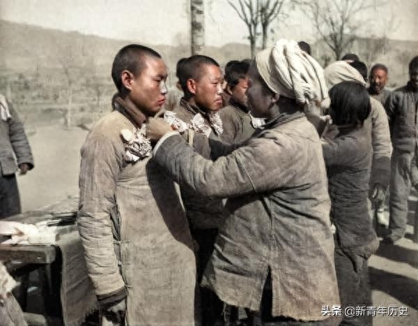 一组抗战时期的彩色老照片，再现将帅云集的八路军，致敬和缅怀