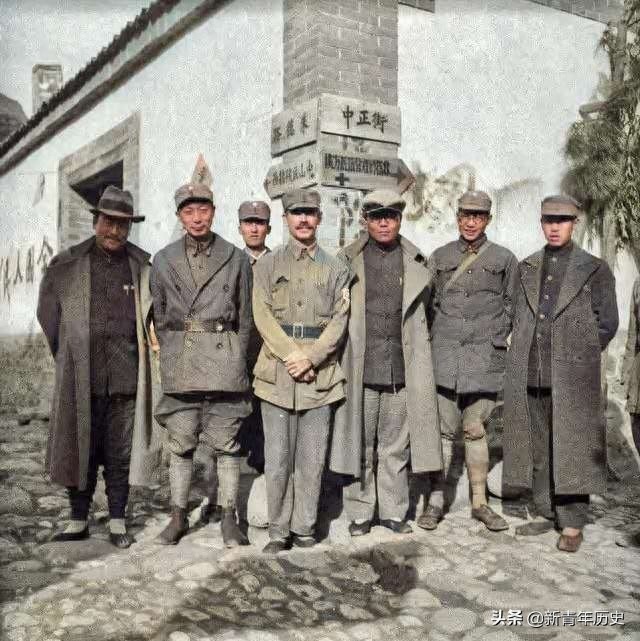 一组抗战时期的彩色老照片，再现将帅云集的八路军，致敬和缅怀