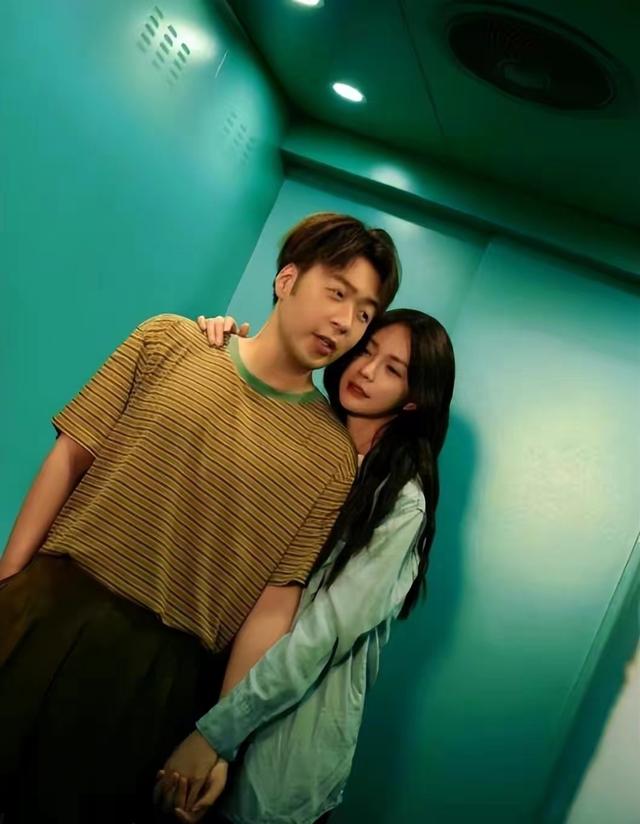 龙丹妮老公（沈梦辰现身支持老公话剧）