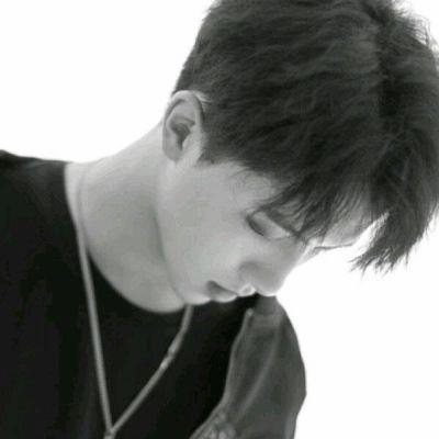 男生霸气黑白高清头像微信头像