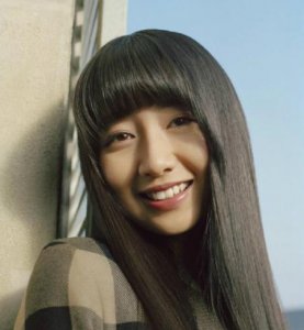 ​木村拓哉大女儿心美正式出道 知性美丽更似妈妈
